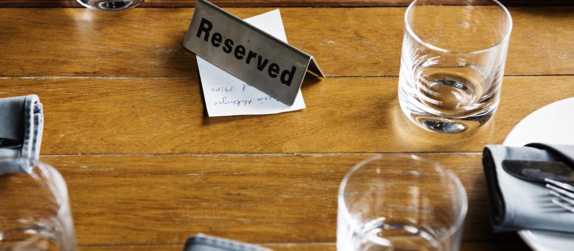 indoors-banquet-tableware-event-concept